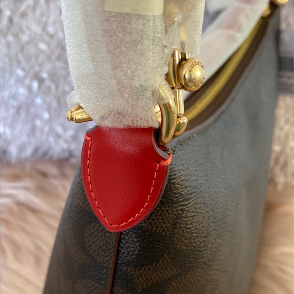 NWT Coach Brown Shoulder Bag with Timeless Elegance - Picture 3 of 9